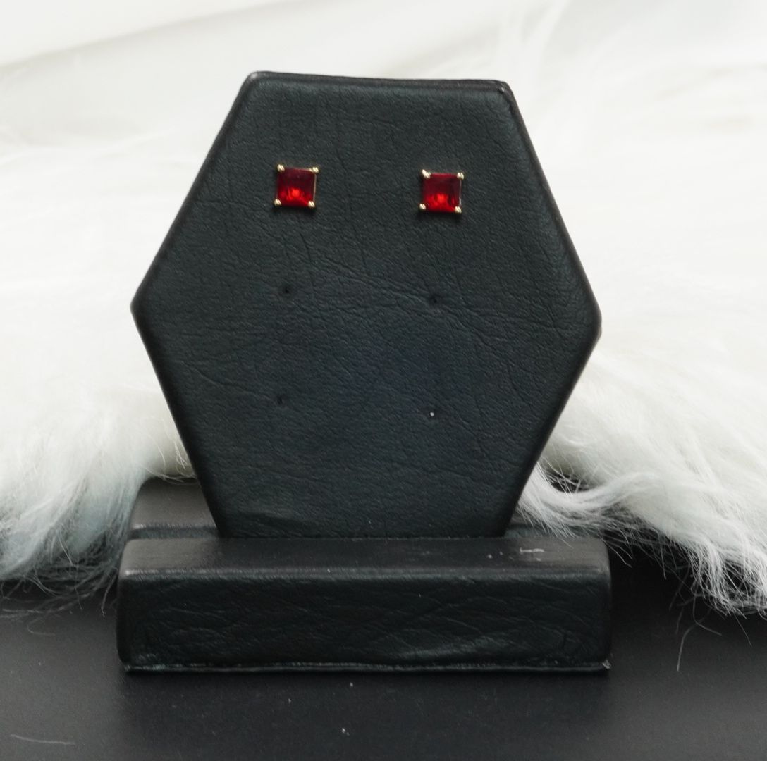 Miniatura 2 de TOPO CUADRADO ROJO TIPO DIAMANTE DORAD#5